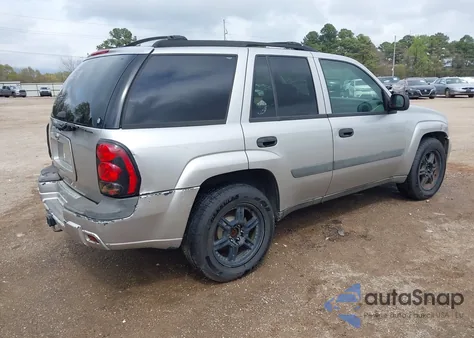 2005 Chevrolet Trailblazer Ls from USA, damaged, VIN 1GNDS13S152110377